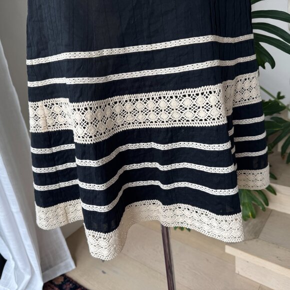 ANN TAYLOR Women’s Black Off-white Lace Peasant A Line Full Skirt sz 4 - Picture 2 of 13